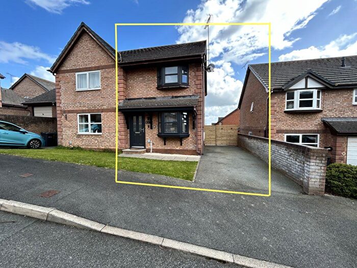 2 Bedroom Semi Detached House For Sale In Conolly Close, Penrhyn Bay, LL30