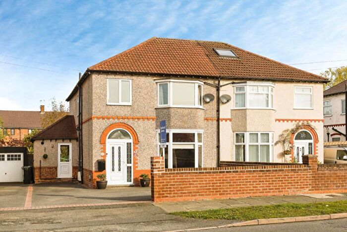 4 Bedroom Semi Detached House For Sale In Hoole Lane, Chester, Cheshire, CH2