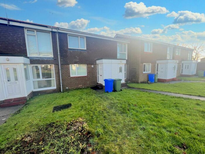 2 Bedroom Flat To Rent In Warenford Close, Cramlington, Northumberland, NE23