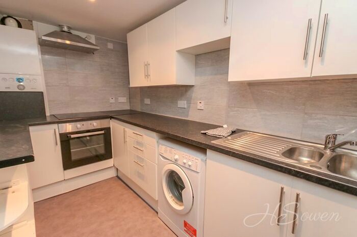 2 Bedroom Flat To Rent In Magdalene Road, Torquay TQ1