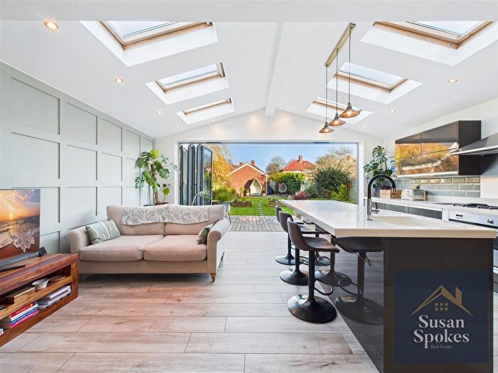 4 Bedroom Semi-Detached House For Sale In Sunderland Road, South Shields, NE34