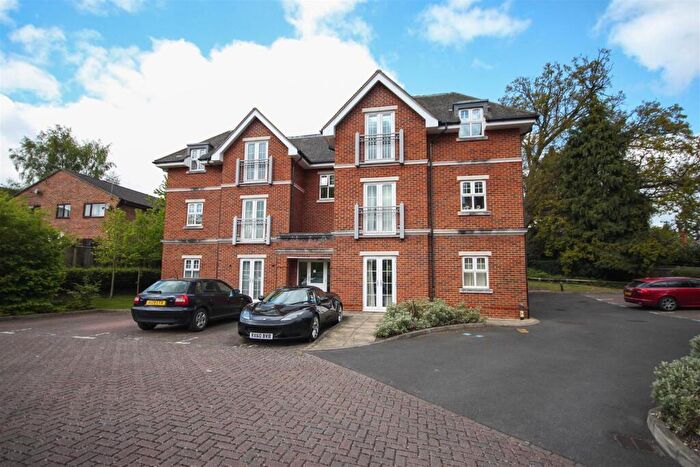 1 Bedroom Apartment To Rent In Bramshott Place, Fleet, GU51