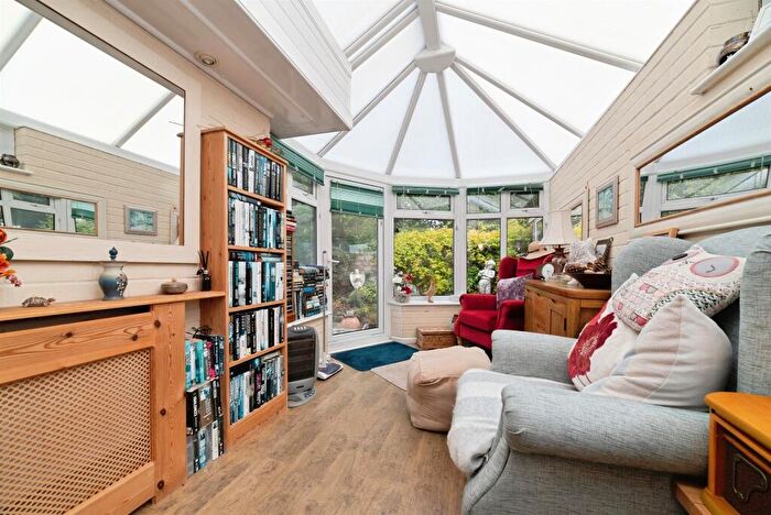 2 Bedroom Detached Bungalow For Sale In Cedarwood Drive, Hull, HU5