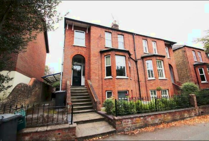 1 Bedroom Flat To Rent In Eastworth Road, Chertsey, KT16