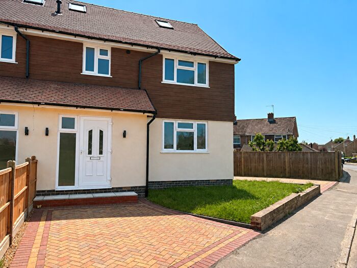 4 Bedroom End Of Terrace House For Sale In Staplehurst, Kent, TN12