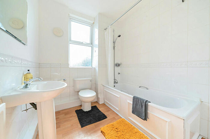 3 Bedroom Terraced House For Sale In Barnbrough Street, Burley, Leeds, LS4