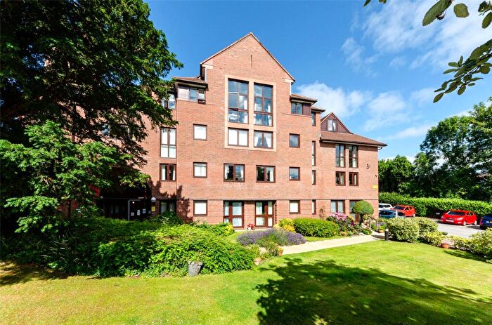 2 Bedroom Apartment For Sale In Cwrt Bryn Coed, Coed Pella Road, Colwyn Bay, Conwy, LL29
