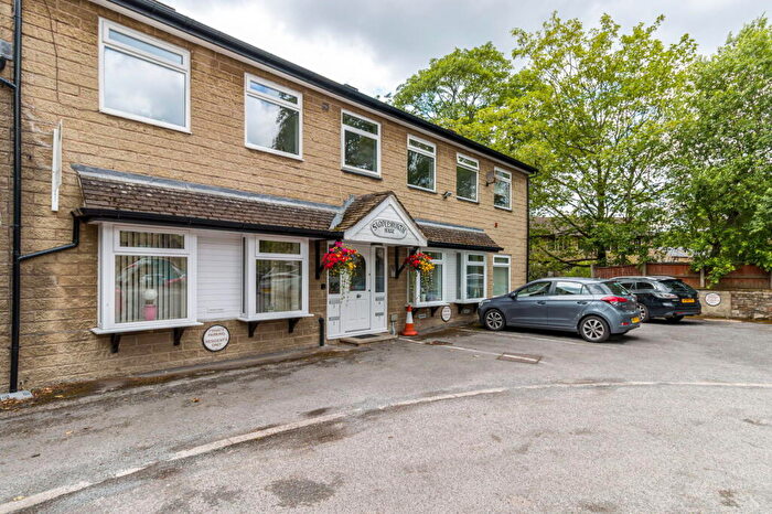 3 Bedroom Flat For Sale In Saddleworth House, Uppermill, Saddleworth, OL3