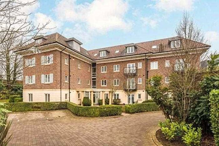 2 Bedroom Flat To Rent In Maplewood Court, Woodthorpe Road, Ashford, TW15