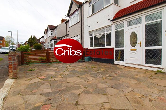 3 Bedroom End Of Terrace House To Rent In Sutton, SM3