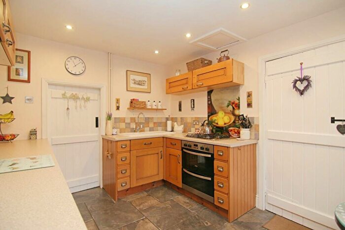 2 Bedroom Cottage For Sale In Back Lane, Leeds, LS12