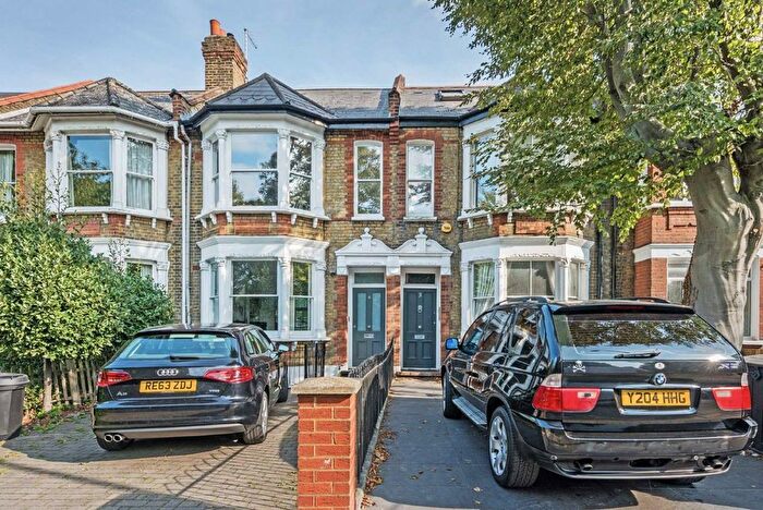 1 Bedroom Flat To Rent In Windmill Road, London, SW18