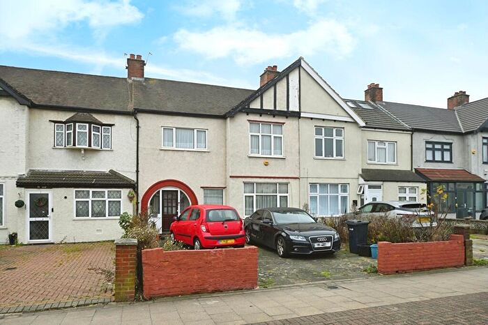 3 Bedroom Terraced House For Sale In Eastern Avenue, Gants Hill, IG2