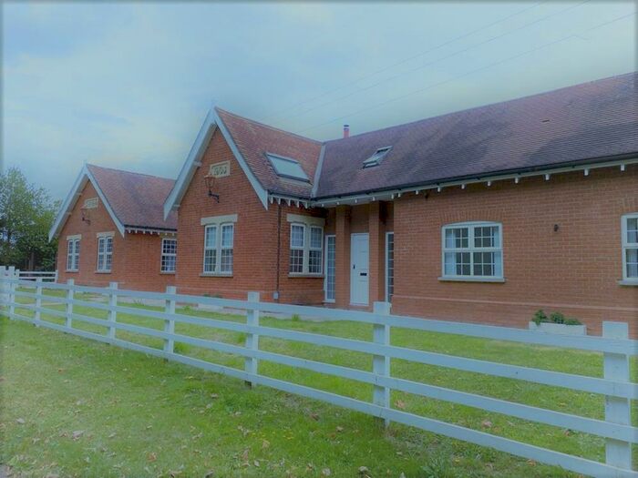 3 Bedroom Country House To Rent In Woodend Road, Cranfield, MK43