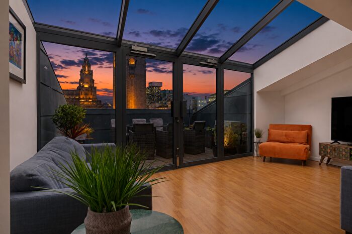 3 Bedroom Penthouse For Sale In Mann Island, Liverpool, L3