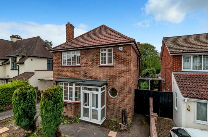 3 Bedroom Detached House To Rent In Cromwell Avenue Bromley, BR2