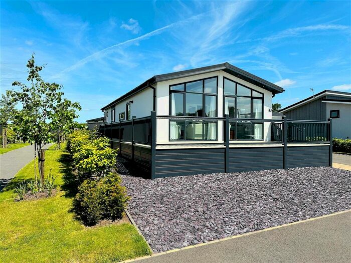 2 Bedroom Park Home For Sale In Orange Oak, Gateforth Park, Selby, YO8