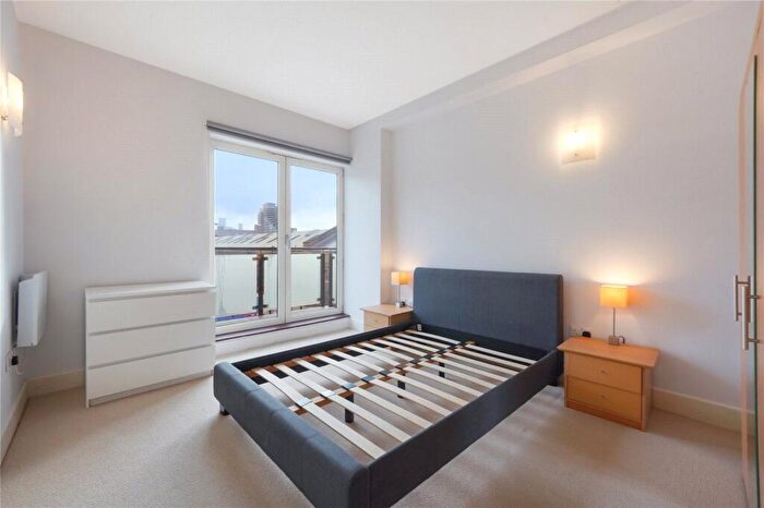 2 Bedroom Apartment To Rent In Artichoke Hill, London, E1W