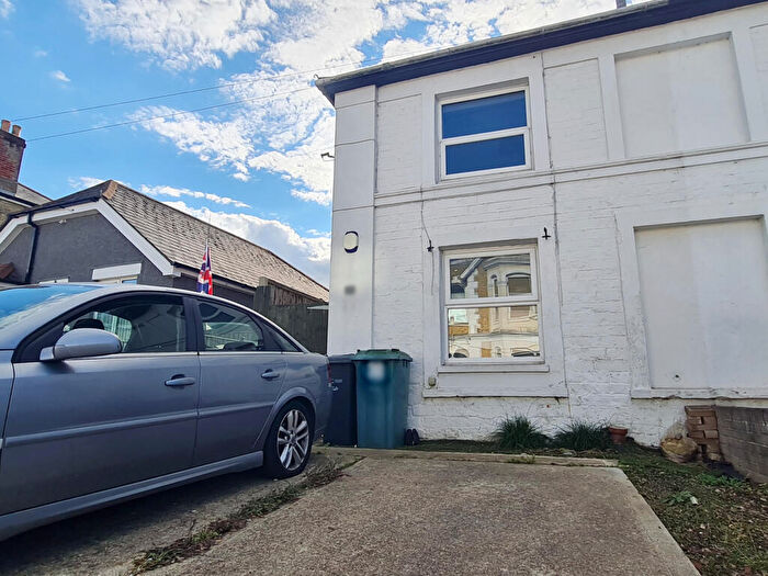 2 Bedroom House To Rent In Pellhurst Road, Ryde, PO33