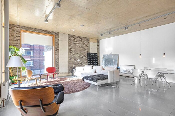 2 Bedroom Flat To Rent In Orsman Road, Hoxton, London, N1