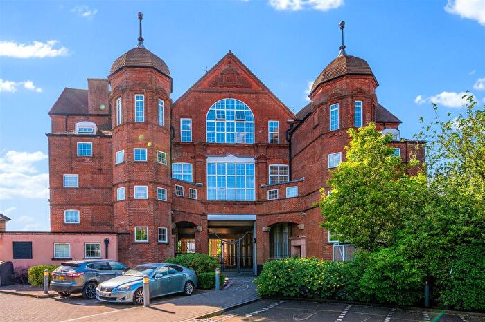 2 Bedroom Apartment For Sale In Cooper Road, London, NW10