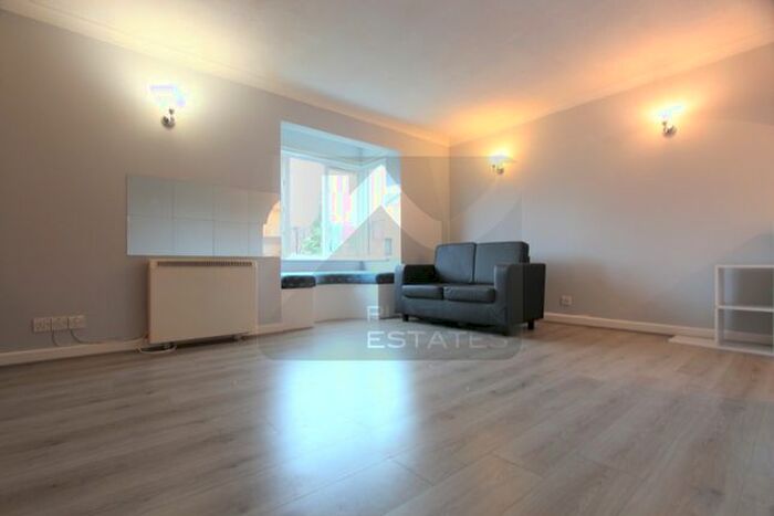 Studio To Rent In Pycroft Way, Edmonton N9