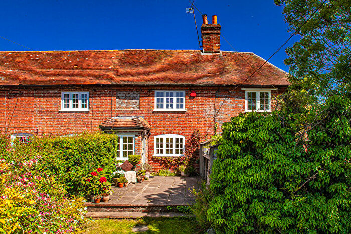 3 Bedroom House For Sale In The Brambles, Compton, RG20