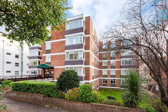 2 Bedroom Apartment To Rent In Palmeira Avenue, Kinsale Court, Hove, BN3
