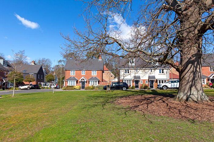 4 Bedroom Detached House For Sale In Aubin Wood, Emsworth, PO10