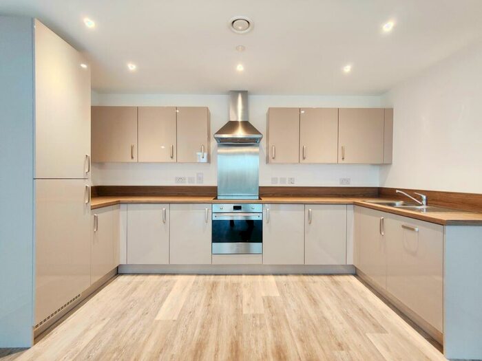 2 Bedroom Apartment To Rent In Geoffrey Watling Way, Norwich, NR1