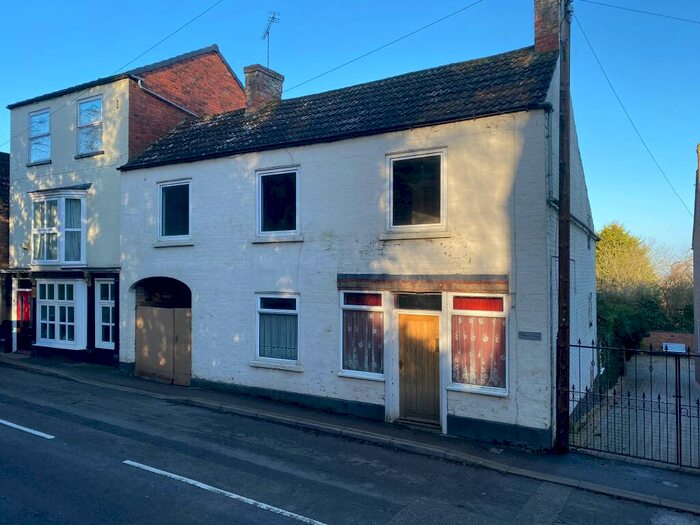 4 Bedroom Semi-Detached House For Sale In Church View, High Street, Gringley-On-The-Hill, Doncaster, Nottinghamshire, DN10