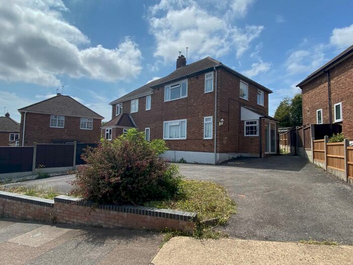 3 Bedroom Semi-Detached House To Rent In Amethyst Avenue, Davis Estate, Chatham, ME5