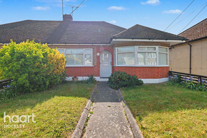 2 Bedroom Semi-Detached Bungalow For Sale In Broad Walk, Hockley, SS5