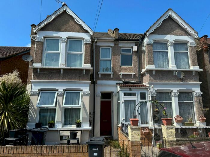 2 Bedroom Maisonette To Rent In St. Marys Road, Ilford, Essex, IG1