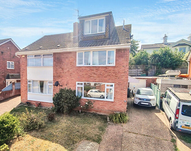 4 Bedroom Semi-Detached House For Sale In Shelley Close, Exeter, EX2