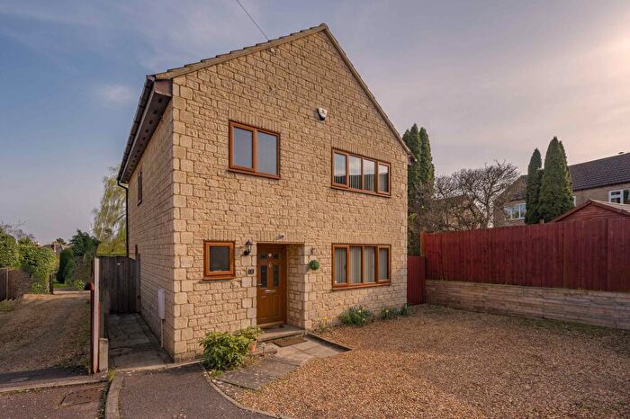 3 Bedroom Detached House To Rent In Clipstone Court, NN14