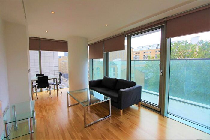 1 Bedroom Flat To Rent In Landmark Tower West, Marsh Wall, E14