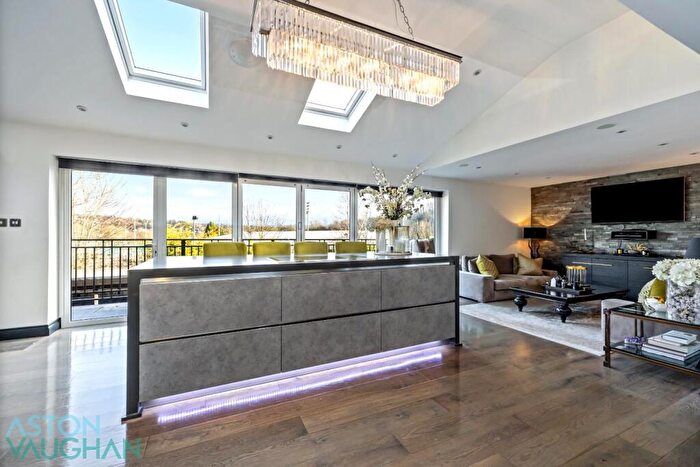 5 Bedroom Detached House For Sale In Shepherds Croft, Brighton, BN1