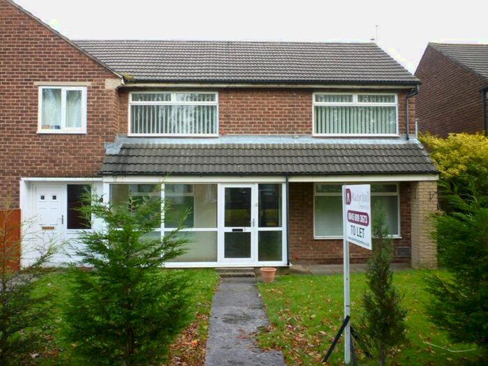 3 Bedroom Semi-Detached House To Rent In Laburnum Grove, Hebburn, NE31