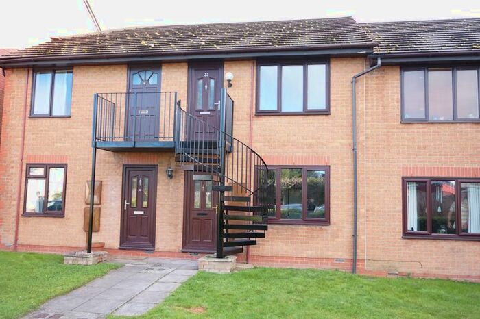 1 Bedroom Maisonette To Rent In Woodford Court, Chequers Road, Gloucester, GL4