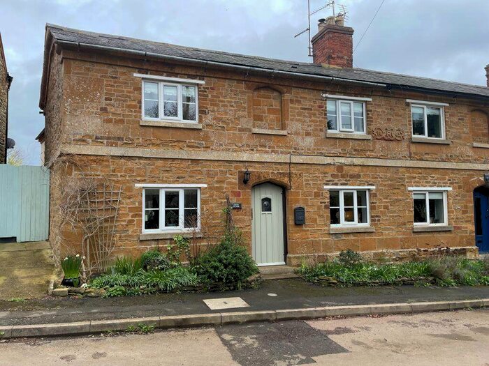 2 Bedroom Cottage To Rent In Newnham, NN11