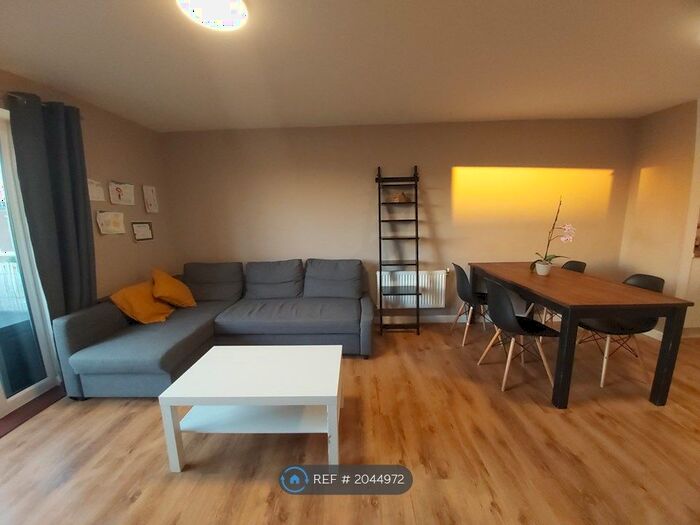 2 Bedroom Flat To Rent In Telford Square, Dartford, DA1