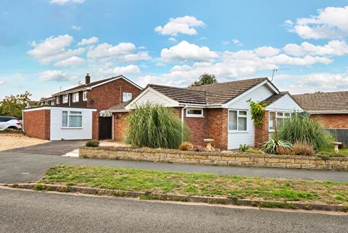 3 Bedroom Detached Bungalow For Sale In Southmoor, Oxfordshire, OX13