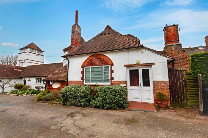 2 Bedroom Semi-Detached Bungalow For Sale In Harbord Road, Overstrand, NR27