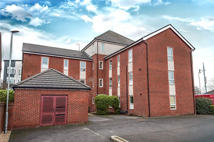 2 Bedroom Detached House For Sale In Dean Lane, New Moston, Manchester, M40