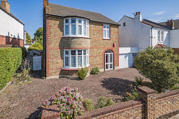 3 Bedroom Detached House For Sale In Parkhill Road, Sidcup, DA15