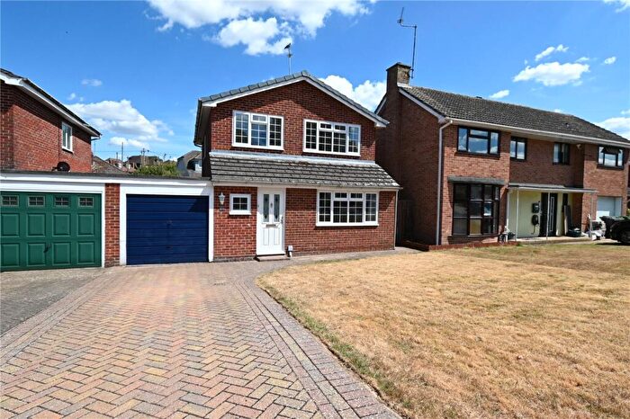 3 Bedroom House To Rent In Kestrel Road, Kempshott, Basingstoke, Hampshire, RG22