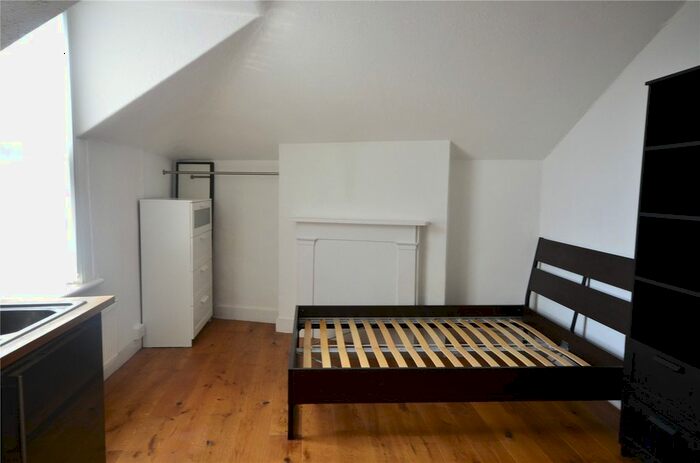 Studio To Rent In Hither Green Lane, Hither Green, London, SE13