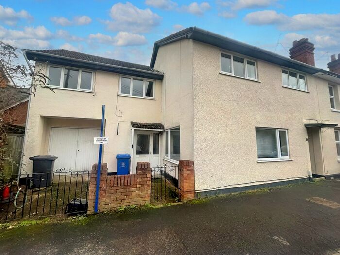 5 Bedroom End Of Terrace House To Rent In Raymond Road, Maidenhead, SL6