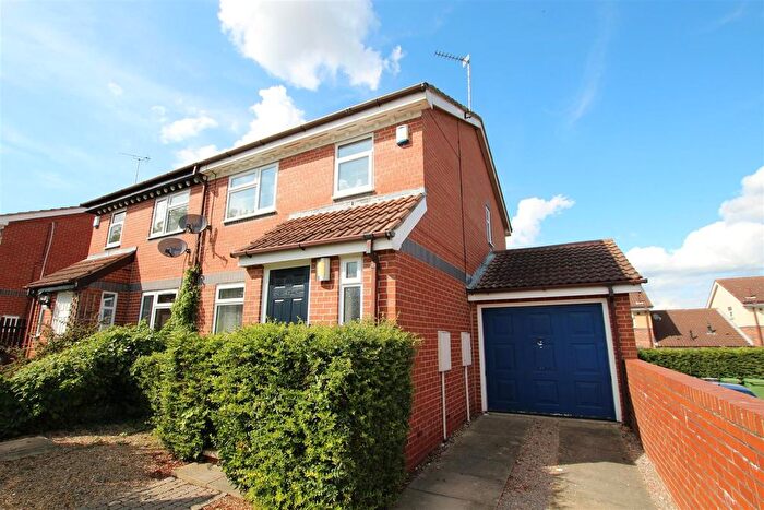 3 Bedroom End Of Terrace House To Rent In Askham Croft, York, YO24